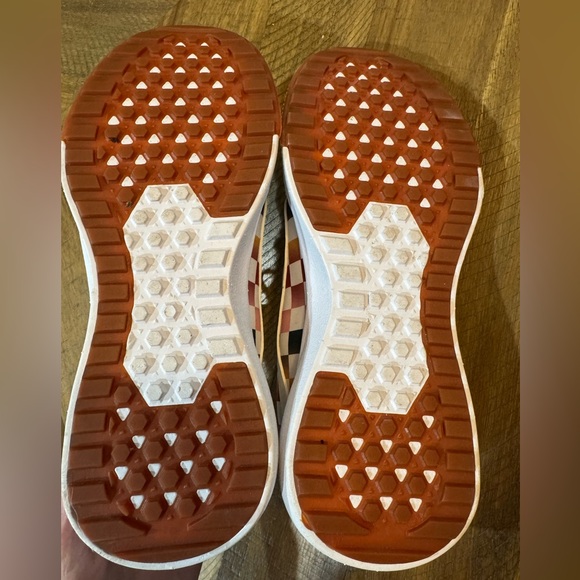 Vans Ultra Range EXO Lightweight Cream and Multicolor Checkered Sneakers - Picture 8 of 10